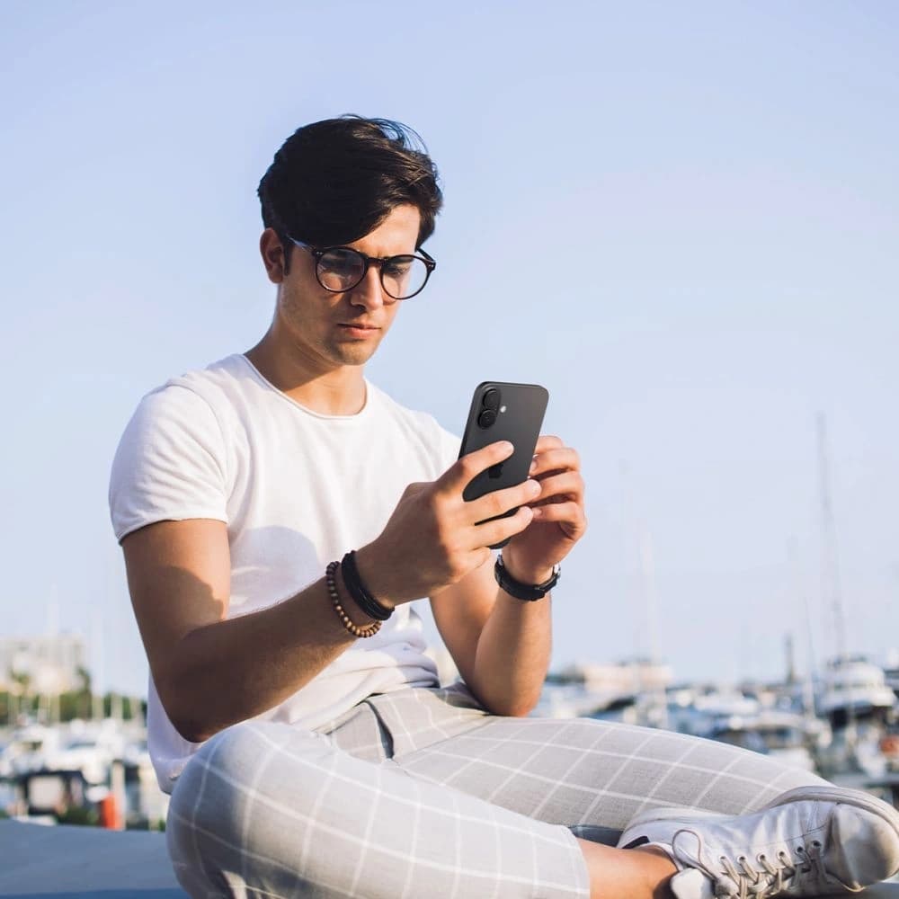 Spigen GLAS.tR Ez Fit Optik Pro Camera Protector Apple iPhone 16 / 16 Plus Black [2 PACK] - 10