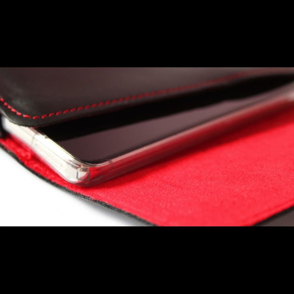 LURESKO FREYA XL Lederholster für den Gürtel, Handyhülle 165x82x10mm (schwarz glatt mit rotem Faden und rotem Innenraum) - 10