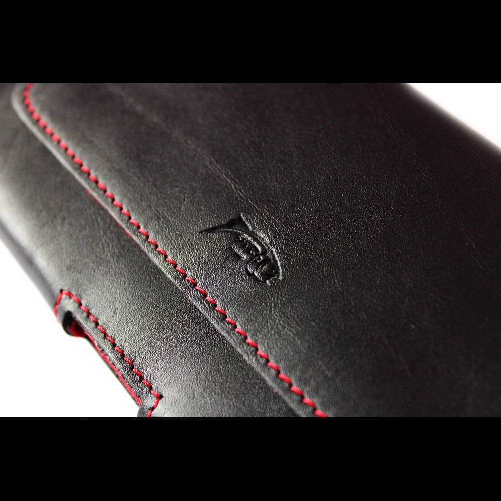 LURESKO FREYA XL Lederholster für den Gürtel, Handyhülle 165x82x10mm (schwarz glatt mit rotem Faden und rotem Innenraum) - 11