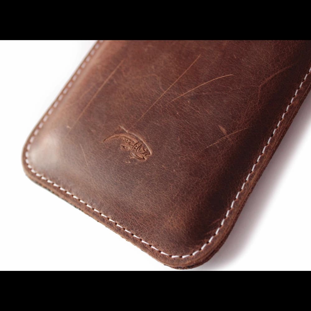 LURESKO LILLA XXXL leather slipcase slipcover for phone 6.5' - 6.9' (vintage brown with white thread) - 10