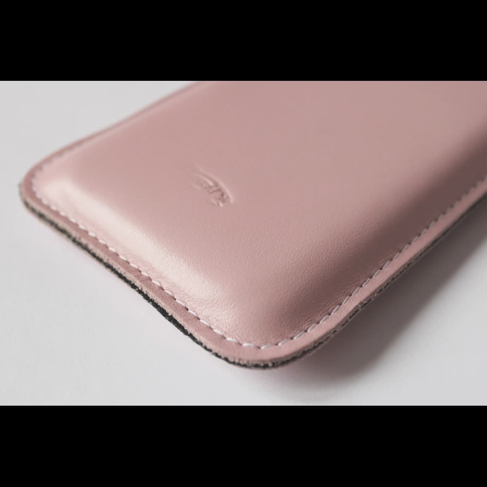 LURESKO LILLA XXXL Lederhülle für Handy 6,5' - 6,9' (glatt rosa mit weißen Nähten) - 7