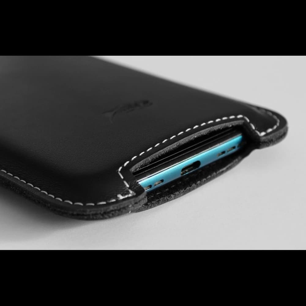 LURESKO NORTHERN XXXL leather case slip-on for phone (black smooth with white thread) - 4