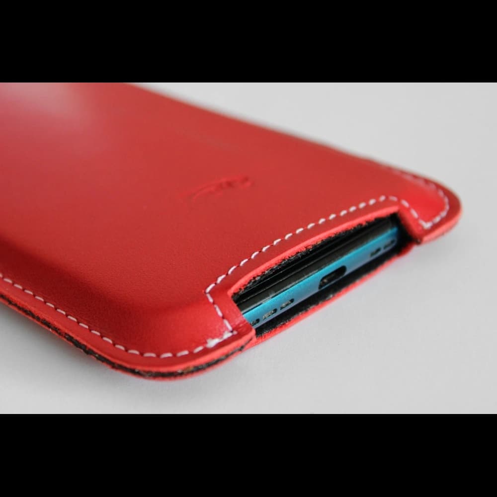 LURESKO NORTHERN XXXL Leder Slip-On-Hülle für das Telefon (rot glatt mit weißem Faden) - 4