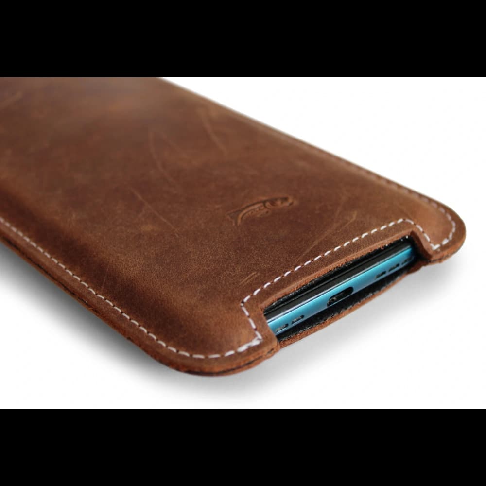 LURESKO NORTHERN XXXL leather slipcase for phone (vintage brown with white thread) - 3