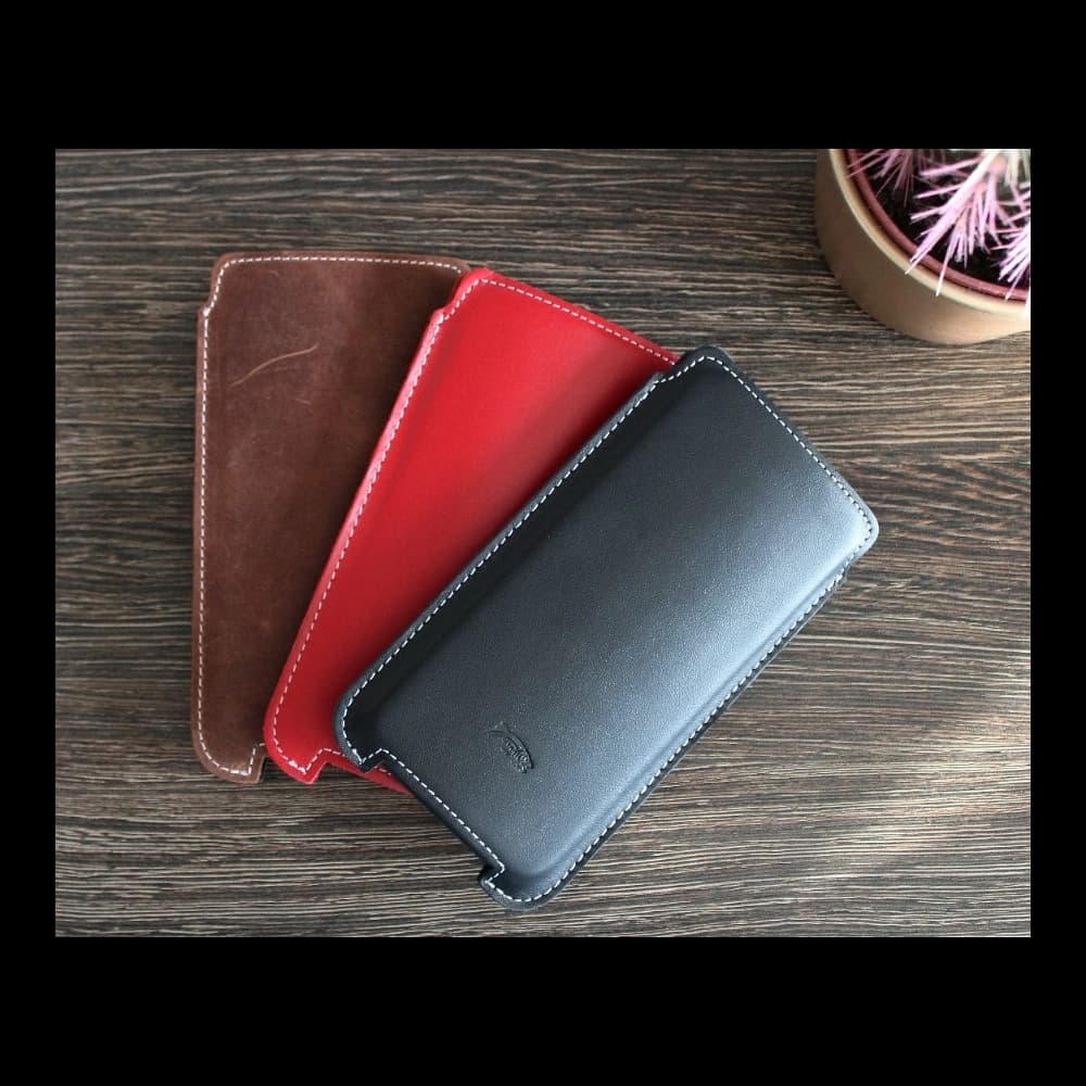 LURESKO NORTHERN XXXL leather slipcase for phone (vintage brown with white thread) - 6