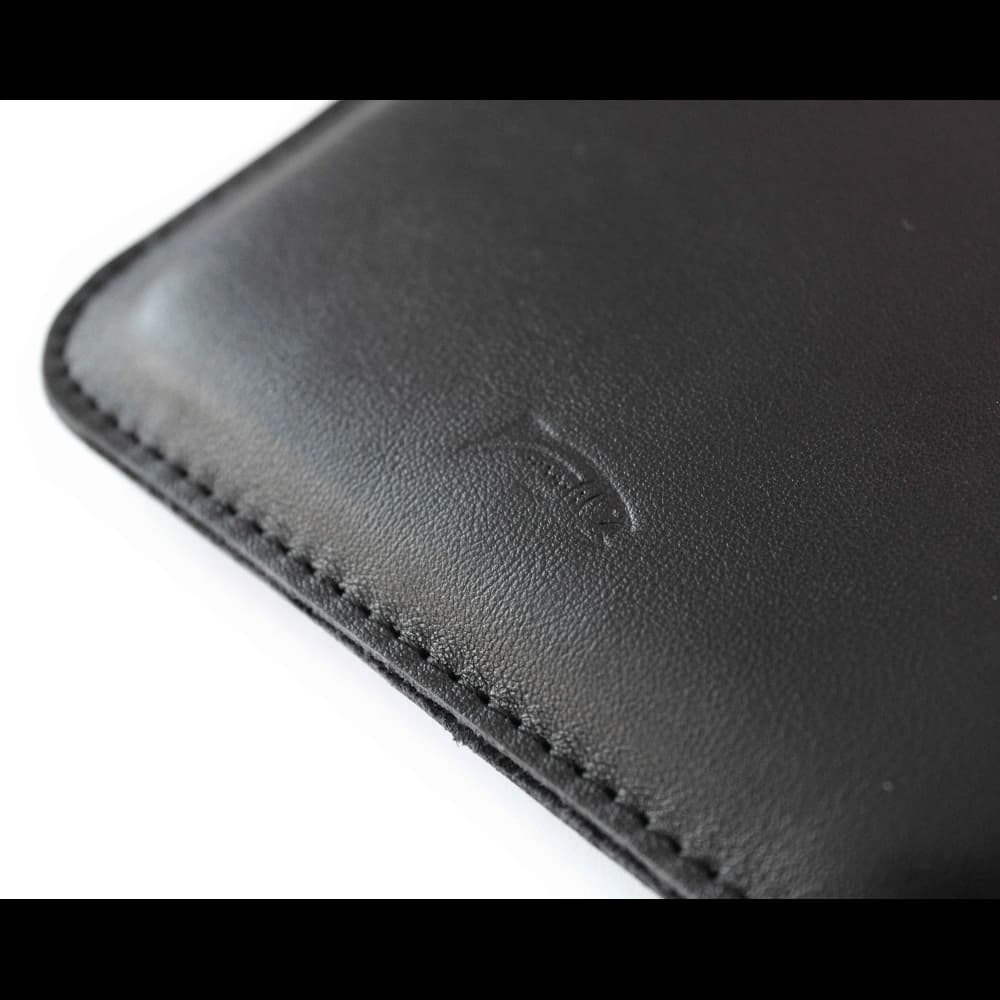 LURESKO MASTER S leather case for ebook 162x113x9mm (black smooth with black thread) - 3