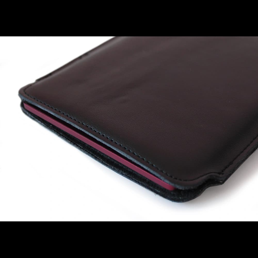 LURESKO MASTER S leather case for ebook 162x113x9mm (black smooth with black thread) - 7
