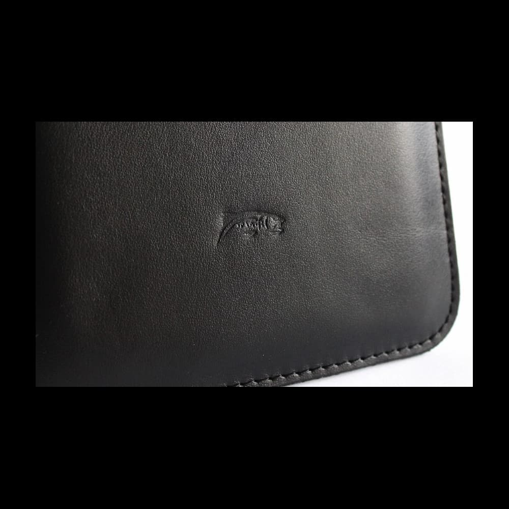 LURESKO MASTER S leather case for ebook 162x113x9mm (black smooth with black thread) - 8