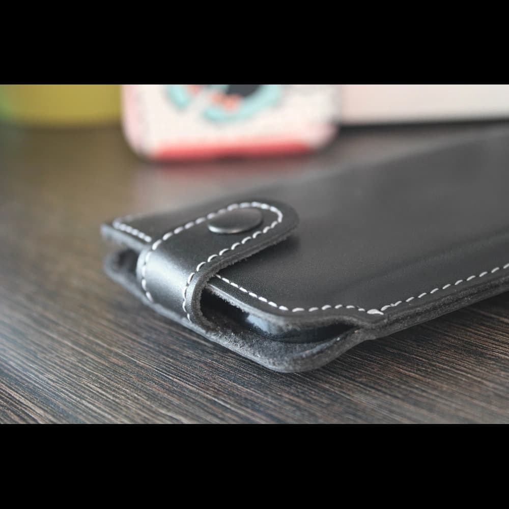 LURESKO SOFIJA XXXL leather case universal with a strap closure (vintage brown with white thread) - 5