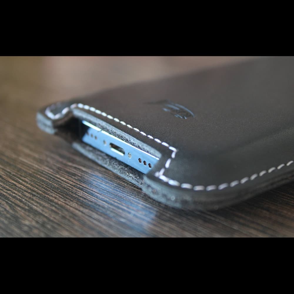 LURESKO SOFIJA XXXL leather case universal with a strap closure (vintage brown with white thread) - 6