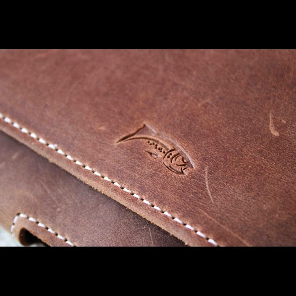 LURESKO SUNNE XL leather holster for belt 165x82x12 (flat magnet) (vintage brown white thread) - 11