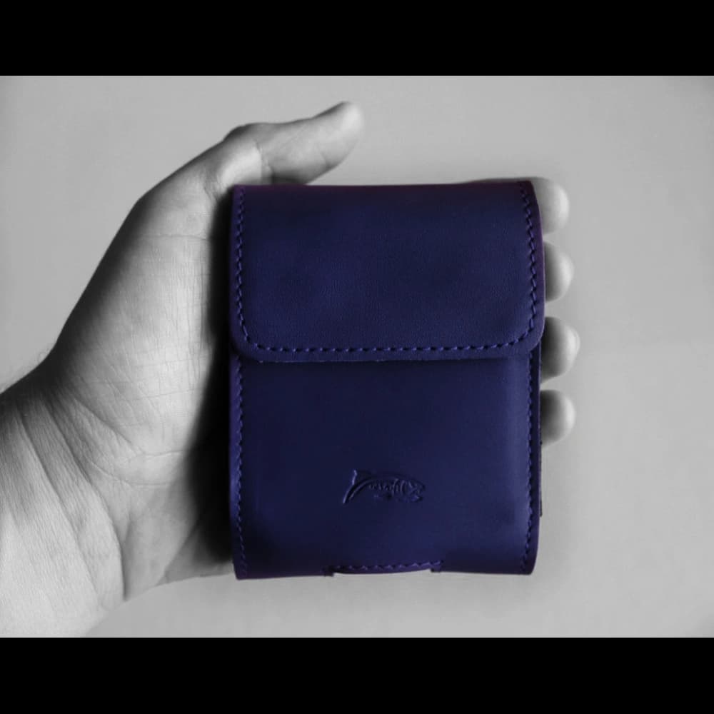 LURESKO HECTOR FLIP M leather neck case / belt case / loop case for Flip models (smooth navy blue with navy thread) - 7