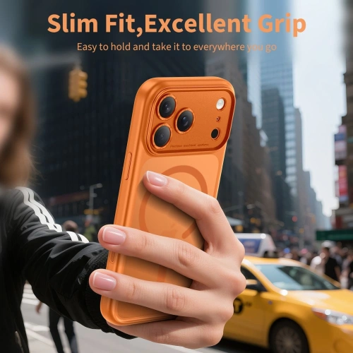 Etui w kolorze pomarańczowym, leżące na stole, z logo Tech-Protect widocznym